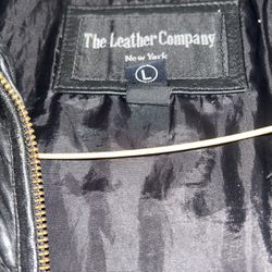 In good condition women’s leather jacket
