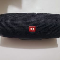 JBL Charge 4