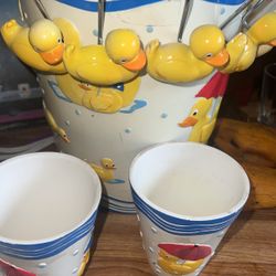 Bathroom Ducks Set Very Very Cute Ceramic Garbage Waste Plus 2 Cups For Teeth 🦷 Wash And 12 Shower Curtain Hooks 