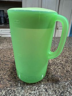 Rubbermaid, 1 Gallon, Lime Green, Plastic Simply Pour Pitcher