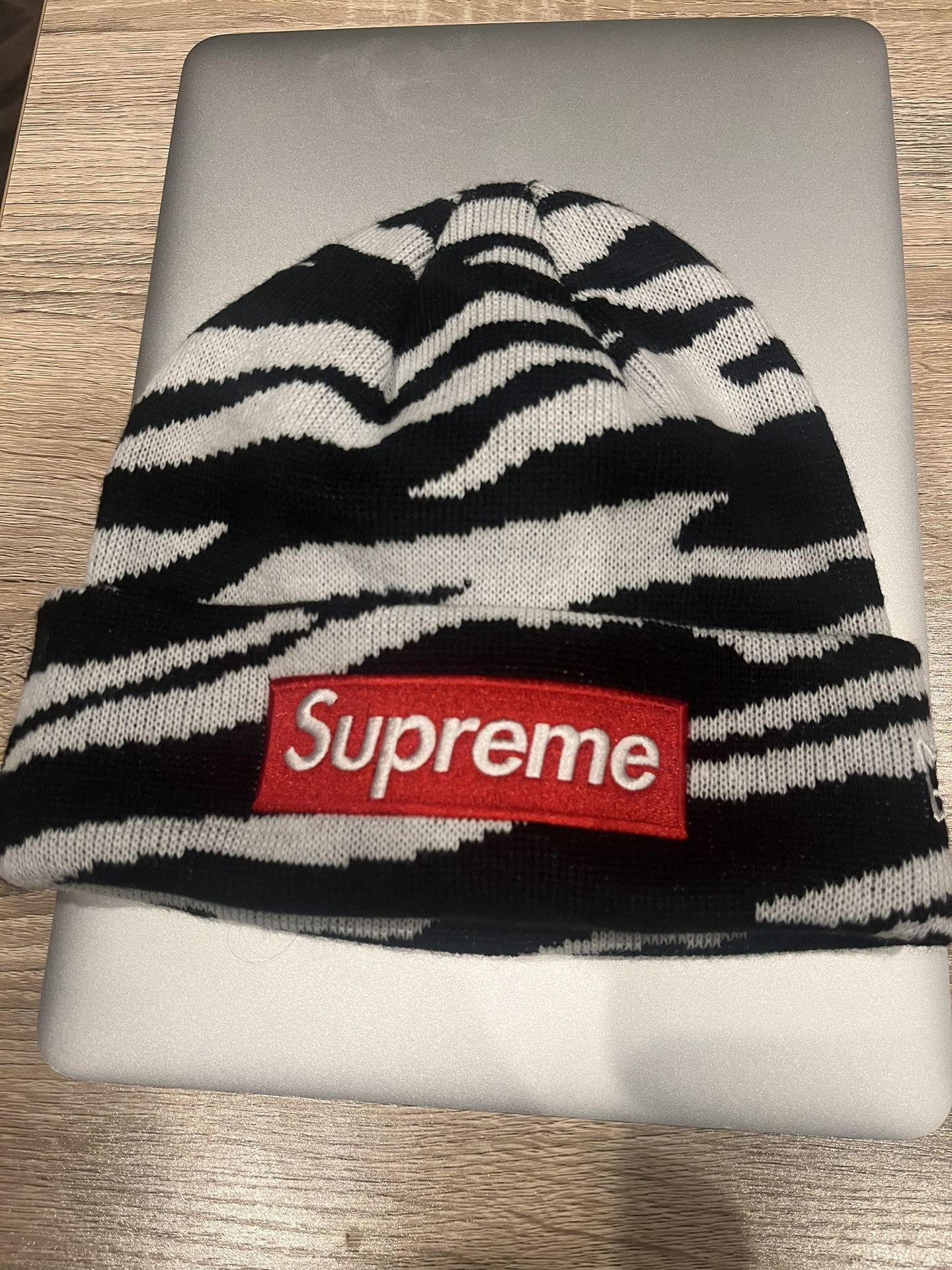 NEW Supreme Zebra Box logo beanie 100% Authentic