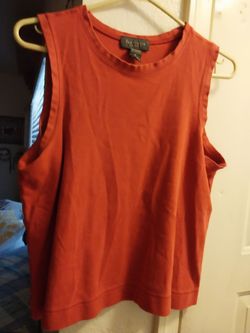 Ladies Medium Van Heusen Sleeveless Top