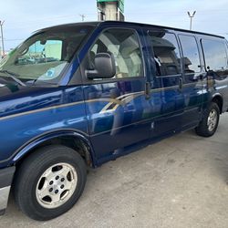2004 Chevy Express 