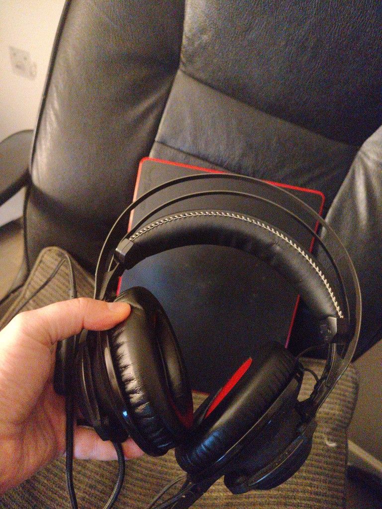 HyperX Cloud Revolver headset and a free bonus