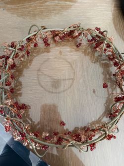 Beaded Berry Decorative Wreath
