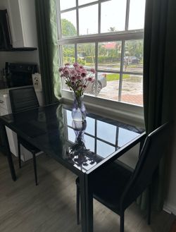 Classy modern dinette set - 1 table 4 chairs