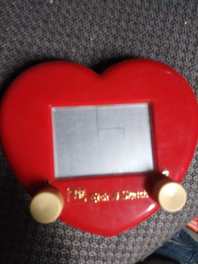 Rare Heart Shaped Etch And Sketch