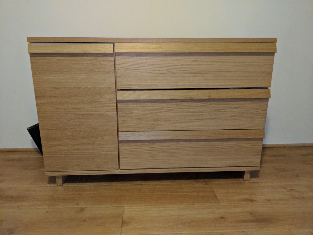 Moving sale! IKEA Oppland oak veneer 4-drawer chest