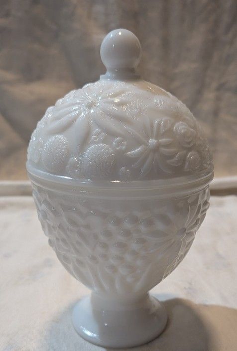 Beautiful Vintage Avon White Milk Glass Pedestal Floral Candy Dish.