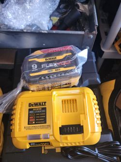 Firm Price 🛑 Dewalt 20v 9.0 flex Batt&Charger new. Precio firme 🛑