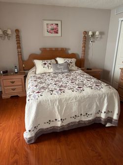 Wood Four-Poster Bed Frame Queen/King