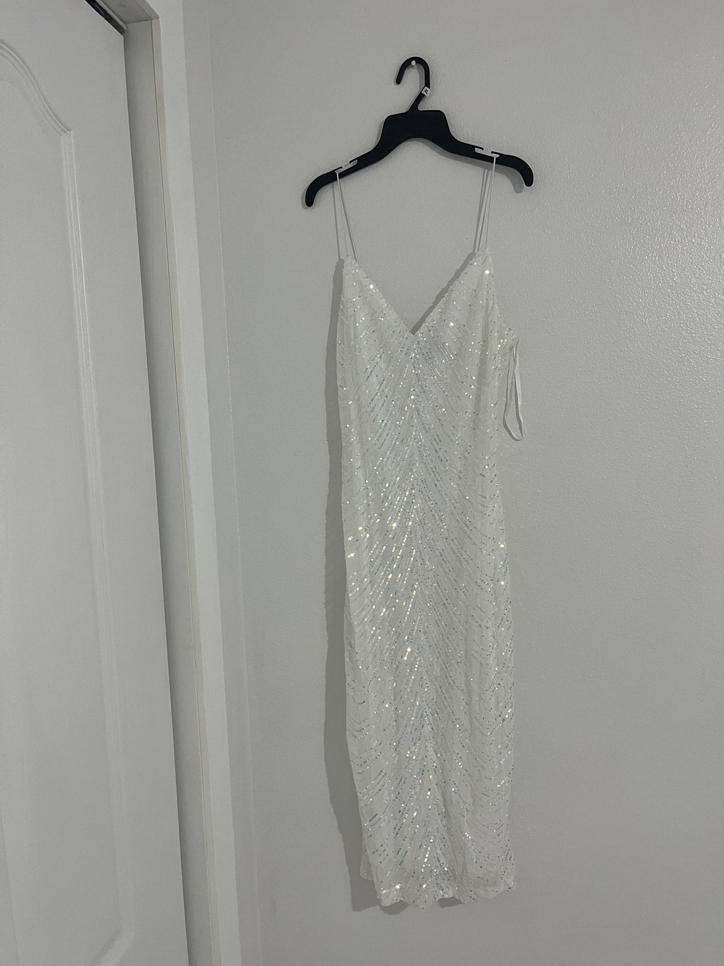 White Prom Dress With Sequins 