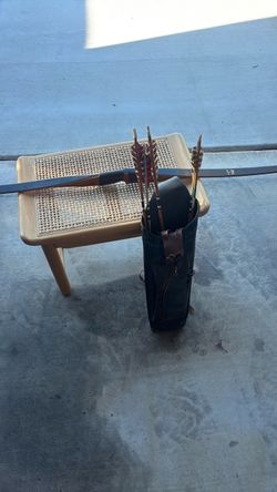 Traditional Archery Set with Quiver and Arrows