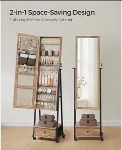 Jewelry mirror