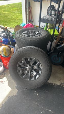 2018 Tacoma TRD Off Road wheels/ tires