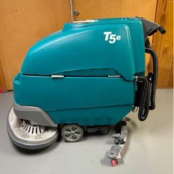 Walk Behind Floor Scrubber Tennant T5e