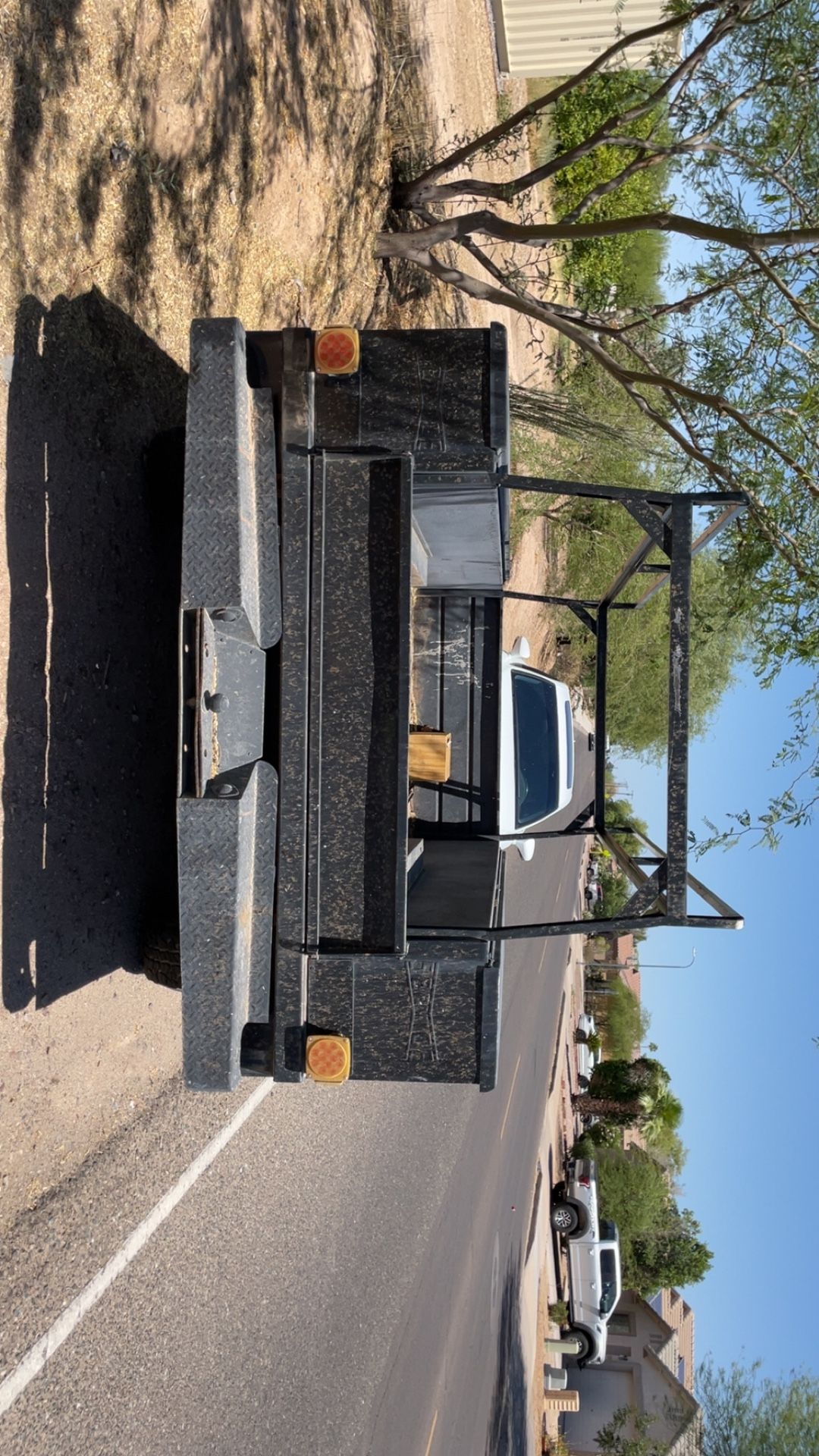Hauling trailer