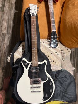 VW Slash Double Winged Guitar