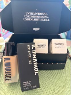 Never been used IL Makiage foundation