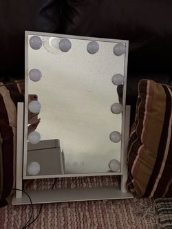 Hollywood Vanity Mirror with Lights