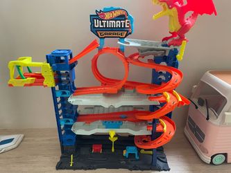 Hot wheels ultimate garage