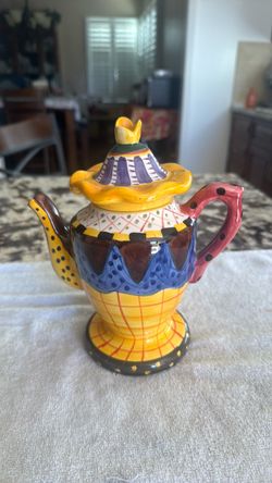 Tea pot