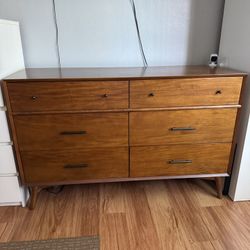 Mid Century Modern Dresser 