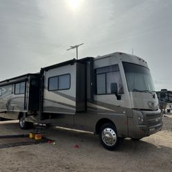 2010 Itasca Sunova (Winnebago)