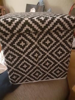 Ziggy zag Ottoman $15.00 cash only (serious buyers)