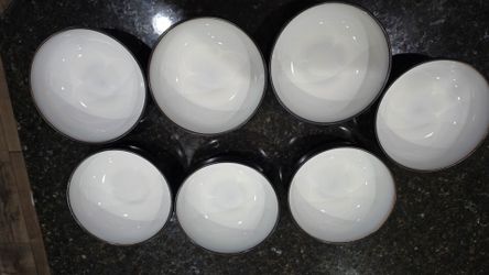 Set of 7 White ceramic bowls
