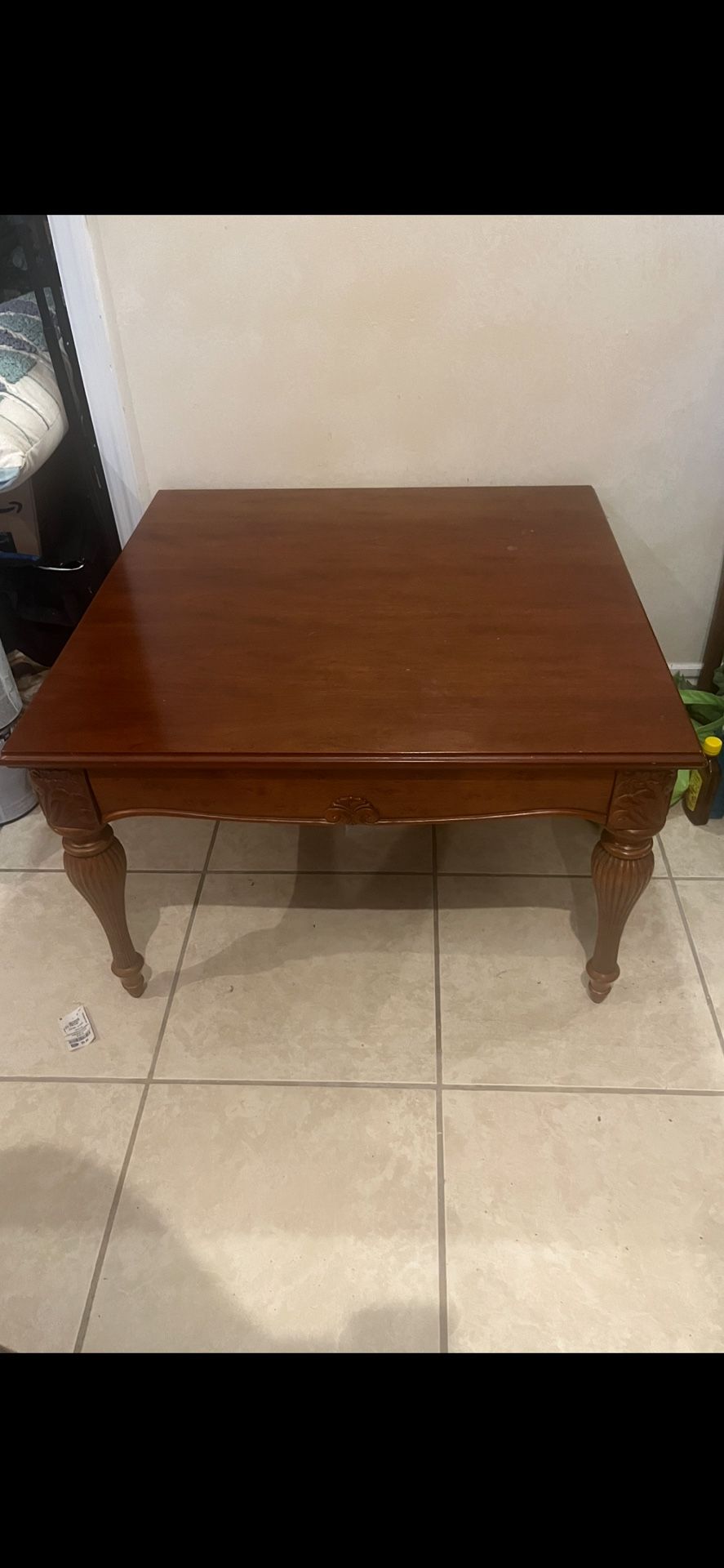 Coffee table/Entrance table/End table