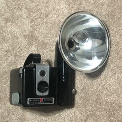 Vintage Kodak Brownie Hawkeye Camera & Flash Attachment