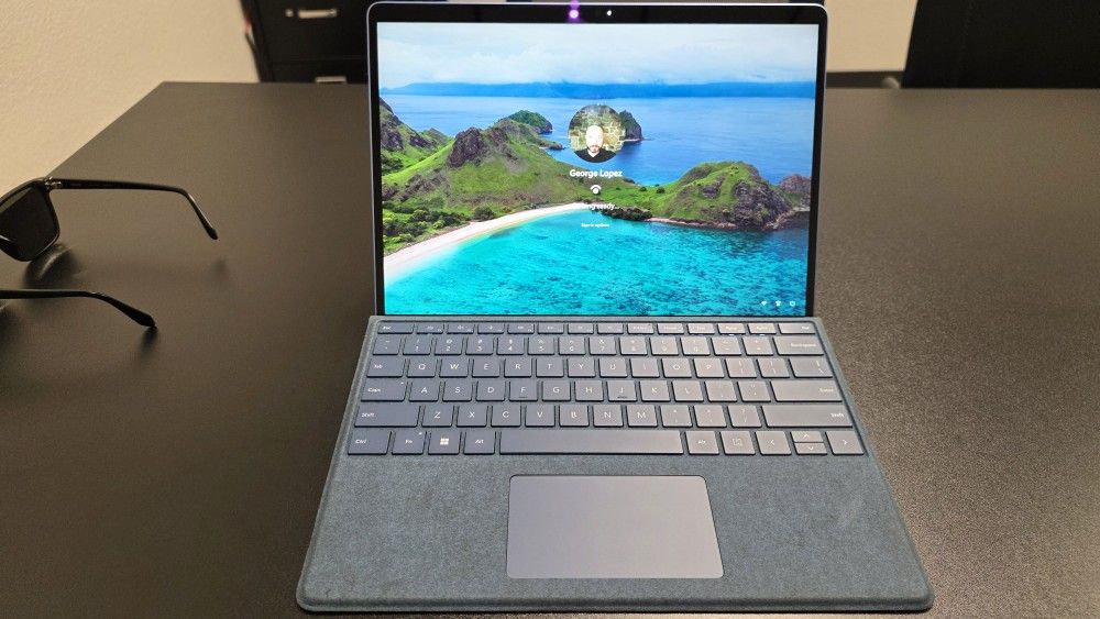 Microsoft Surface Pro 9 + Keyboard + Surface Pen