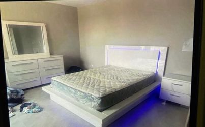 Queen set for sale