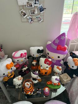 Hello kitty Halloween collectibles