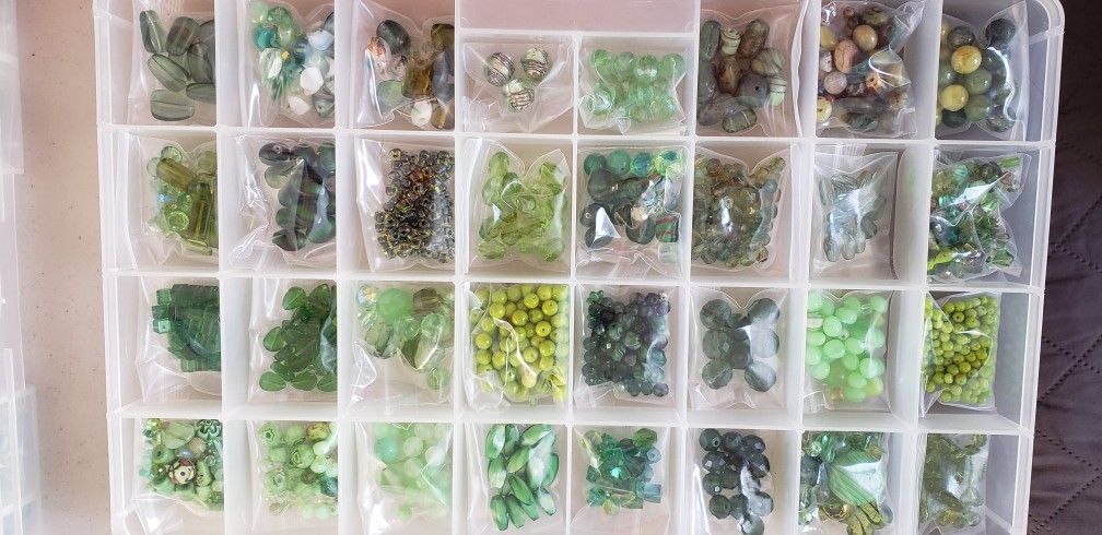 Beads Glass Green Different Sizes