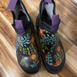 Bogs Women’s Rubber Boots Size 6