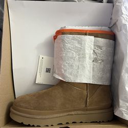 UGG Boots (size 7)