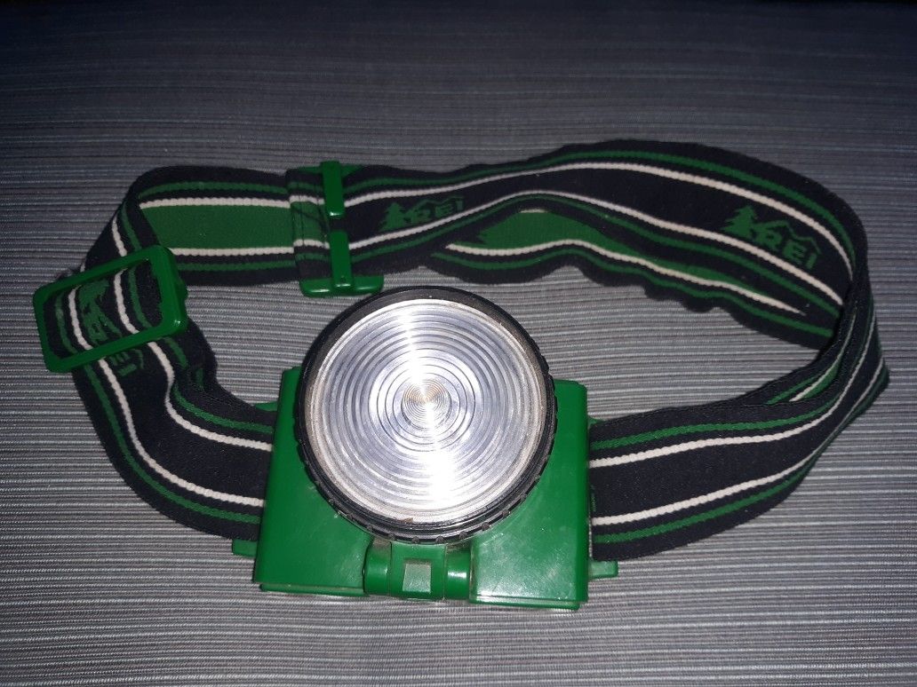 REI HEADLAMP VINTAGE CAMP GEAR FLASHLIGHT