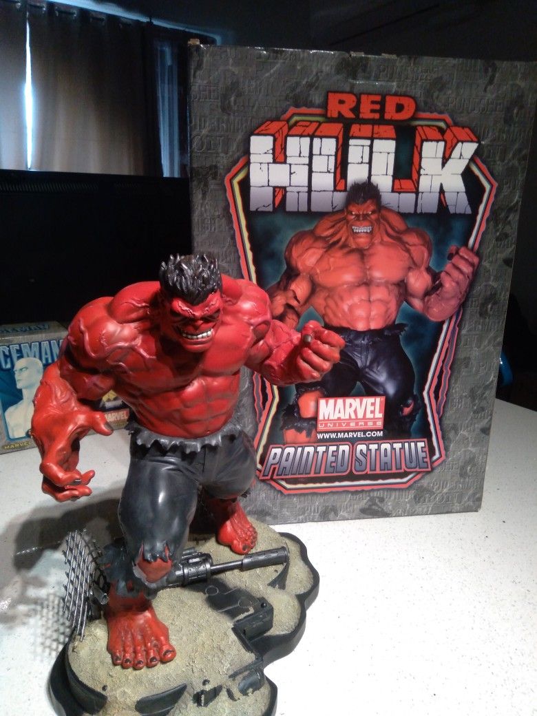 Bowen Designs Marvel Red Hulk Statue