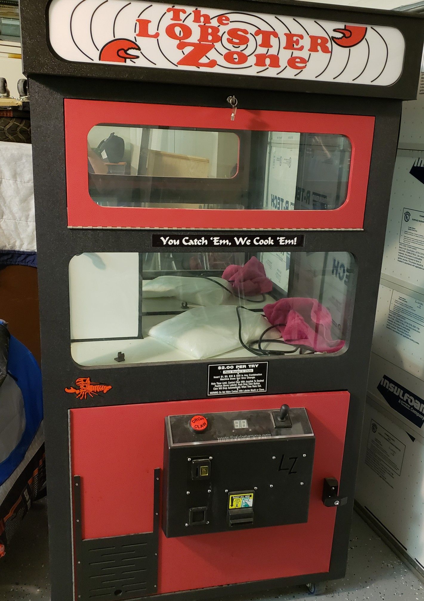 Lobster tank skill vending macine