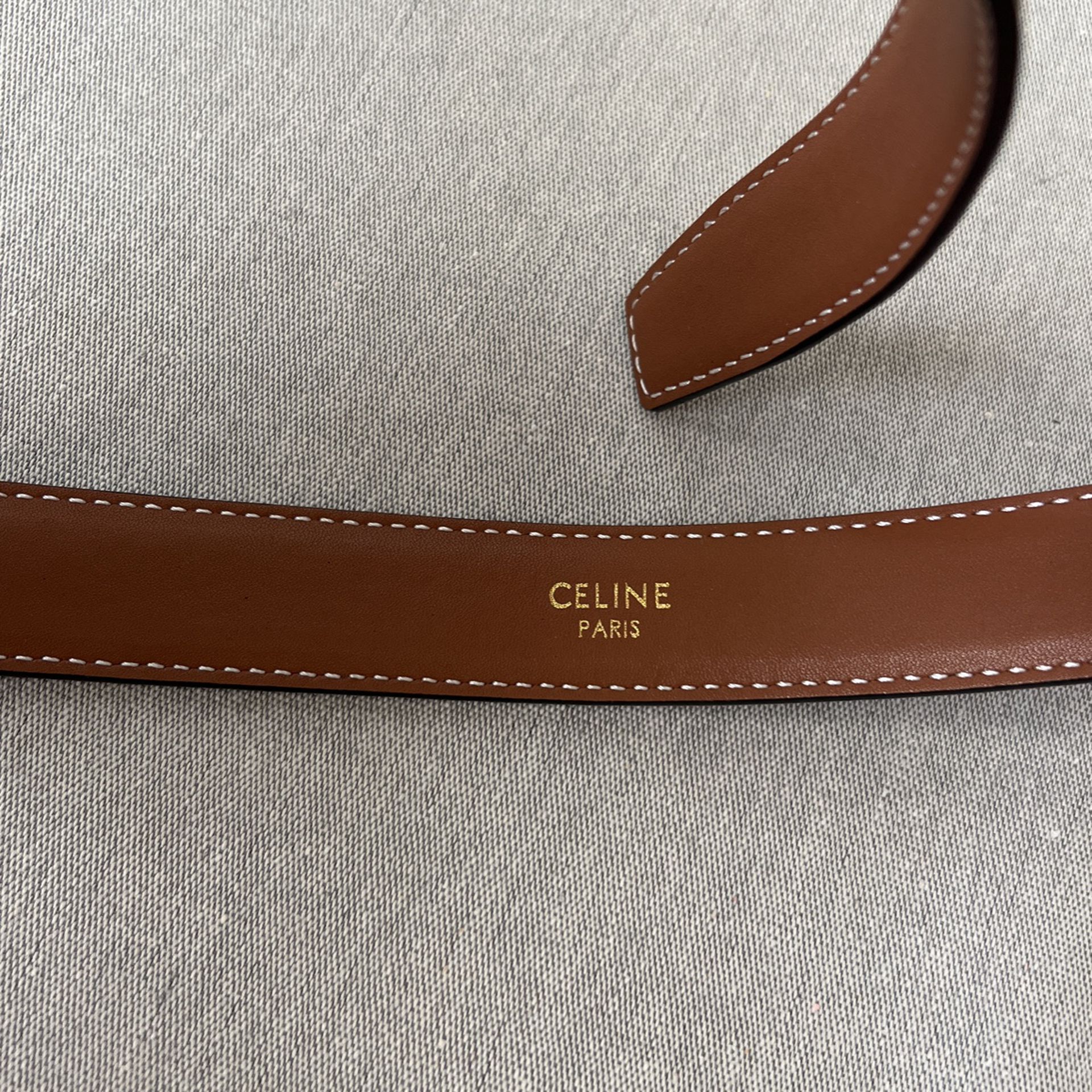 Shop CELINE Small block triomphe belt in smooth calfskin (45APH3A01.02TR,  45APH3A01.38NO) by Youshop