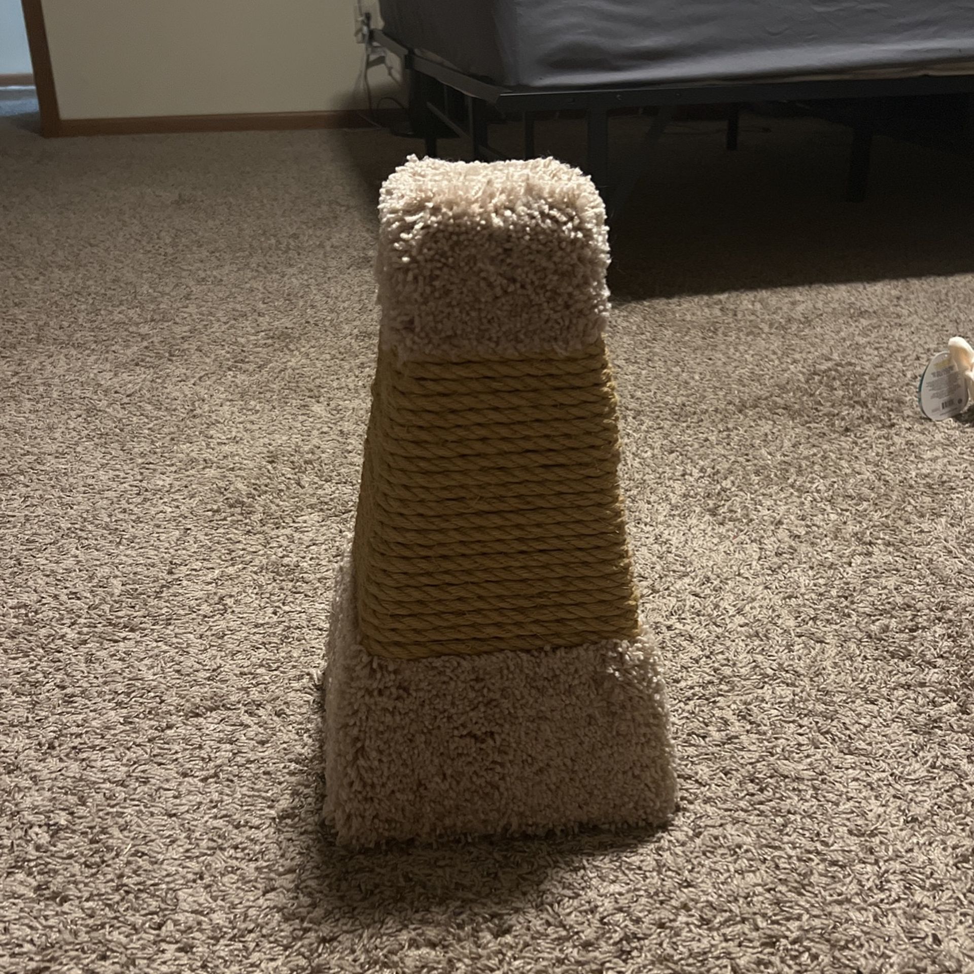 Cat Scratch Post