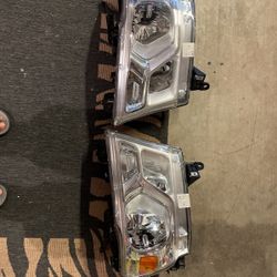 Halogen Headlights Pair - 2021 RAM 