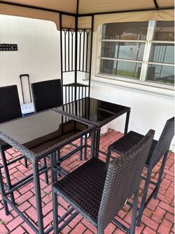 Outdoor patio set