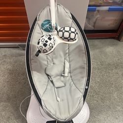 4 Moms Mommaroo Smart Swing 