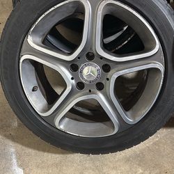“Cleaning out my garage — selling 8 rims and tires for $760. Let me know if you’re interested