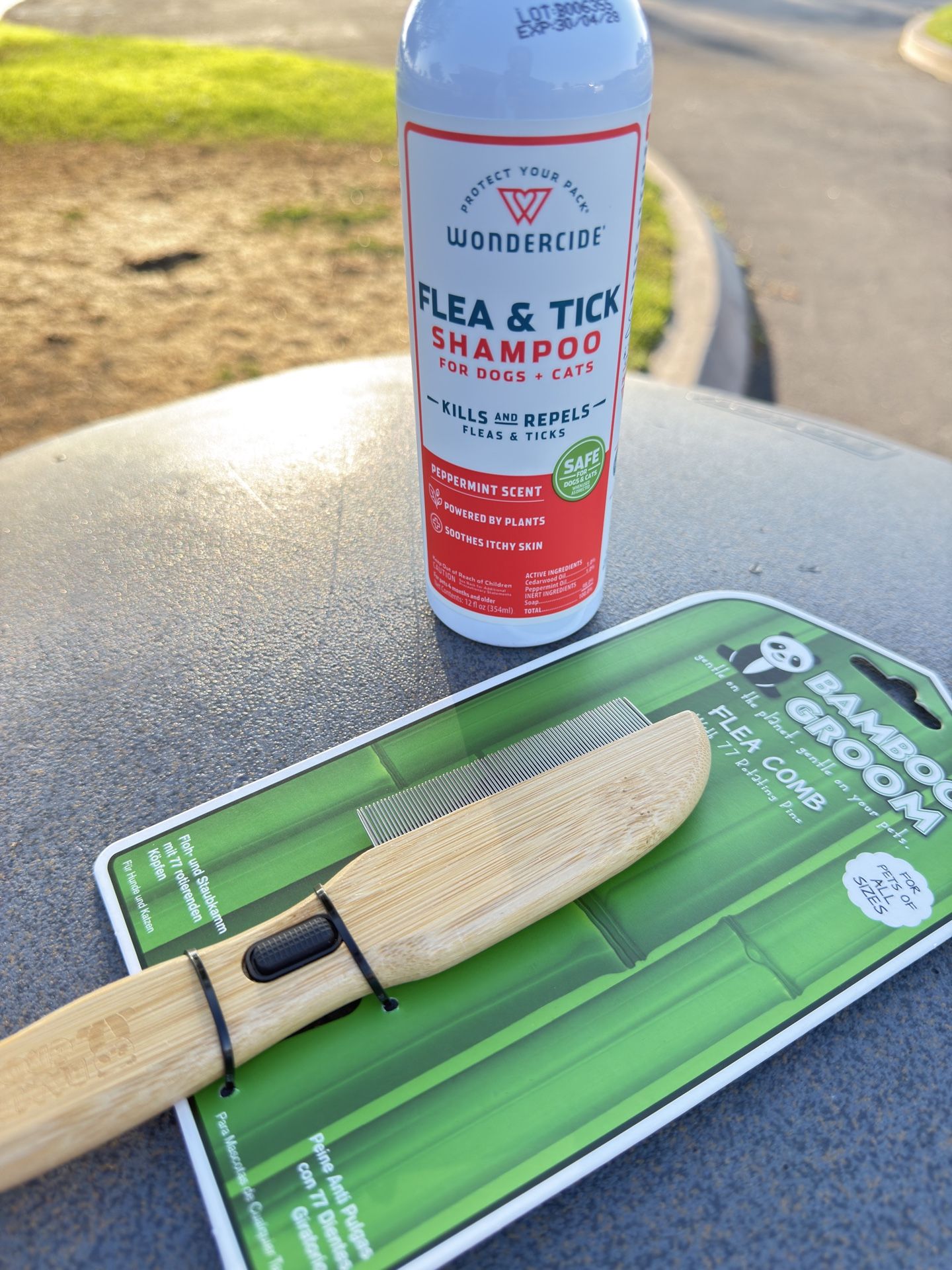 Flea And Tick Shampoo And Comb For Pet Dogs And Cats