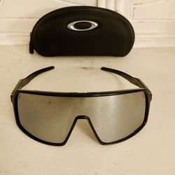 New Oakley Sutro