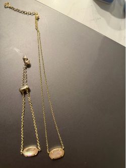 Kendra Scott necklace and bracelet